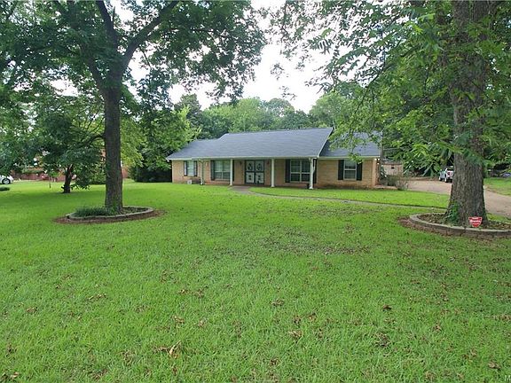 2nd image of 4201 Camellia Dr