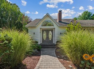 35 Halsey Rd, Remsenburg, NY 11960