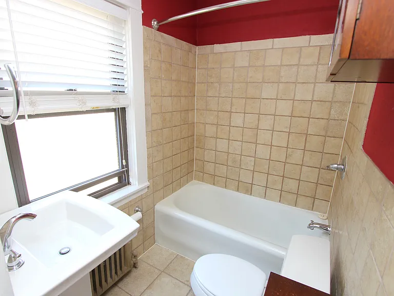 902 S Trenton Ave — Photo 7