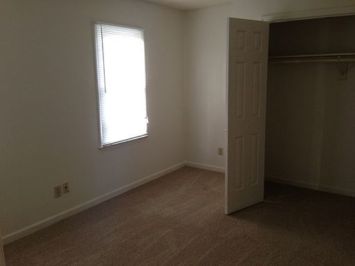 5th image of 19 Barrett Pl