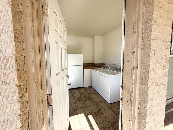 4th image of 834 Malvern Ave