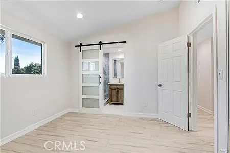9661 Hayvenhurst Ave — Photo 24