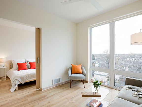 4th image of 2905 Harriet Ave APT 111