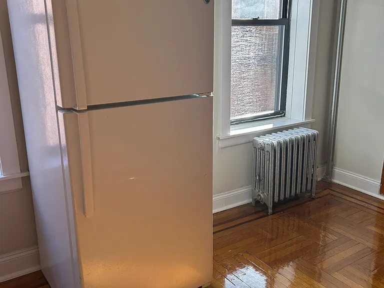 823 52nd St #3A — Photo 3