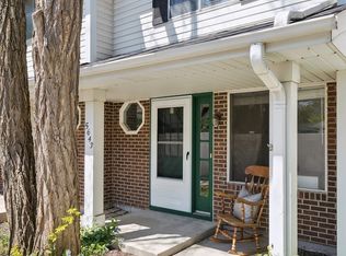 5643 Holmes Ave, Clarendon Hills, IL 60514