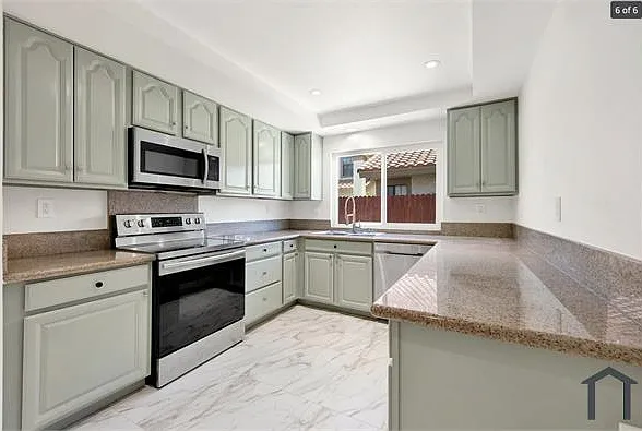3333 Fairfield Ave #B — Photo 1