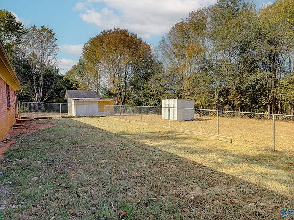 3rd image of 115 Gwen Dr