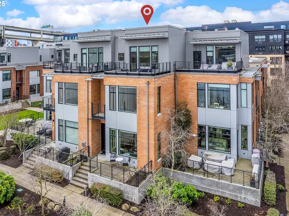 1660 NW Riverscape St, Portland, OR 97209