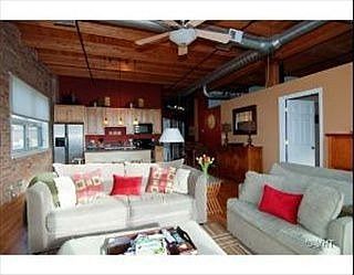 2nd image of 2804 N Oakley Ave #206