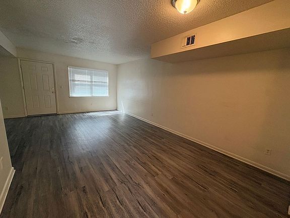 2nd image of 1357 Kingsley Ave #6B