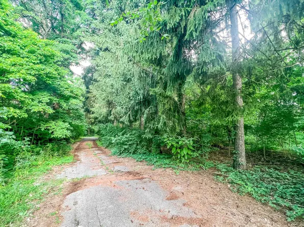 53287 Ironwood Rd, South Bend, IN 46635