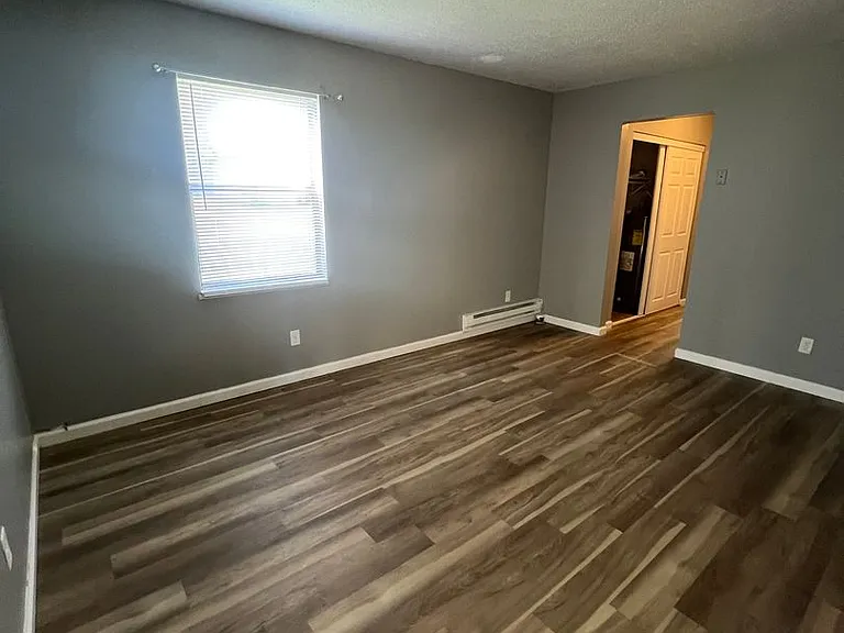 335 E North St #260 — Photo 5