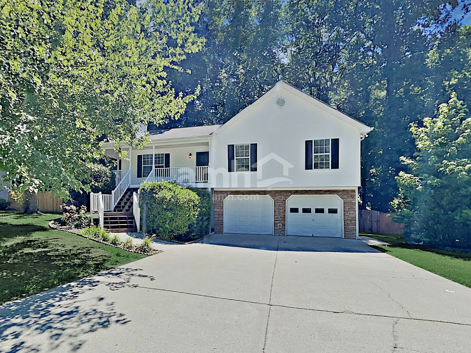 4 bed, 2.0 bath, 1956 sqft, $2,325 — Photo 1