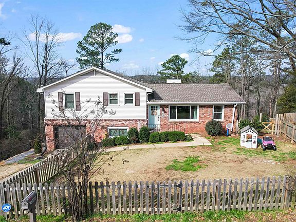 3rd image of 1600 Shades Glen Cir