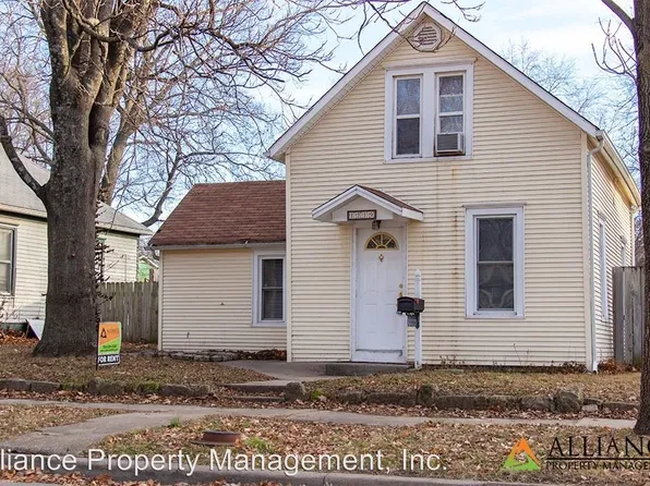 1219 Pierre St, Manhattan, KS 66502