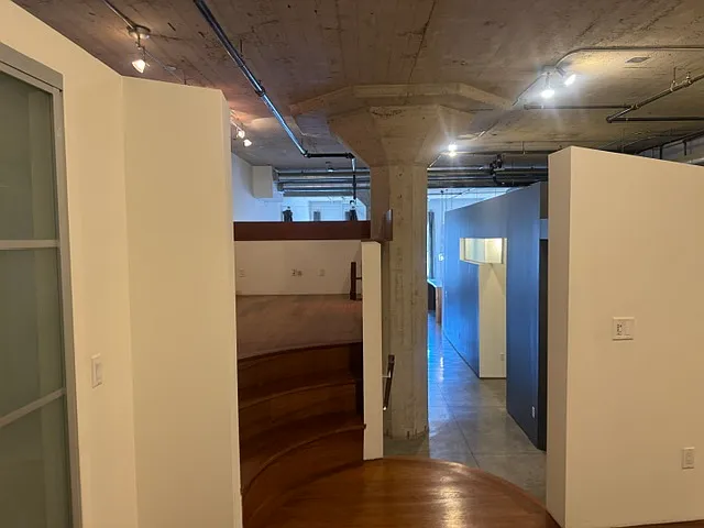 115 W 4th St #3 — Photo 8