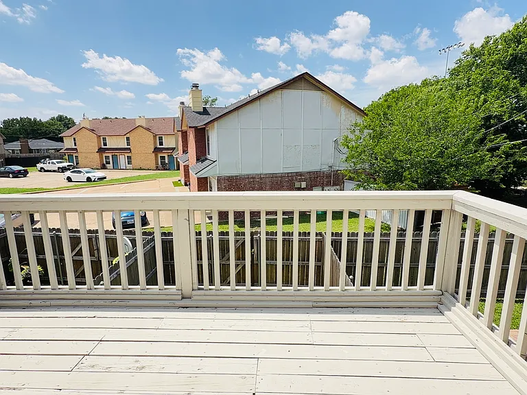 221 Meadow Ct #C — Photo 16