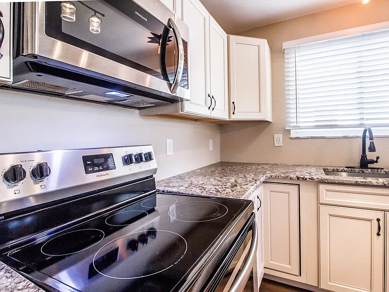 2365 Ida Ln — Photo 6