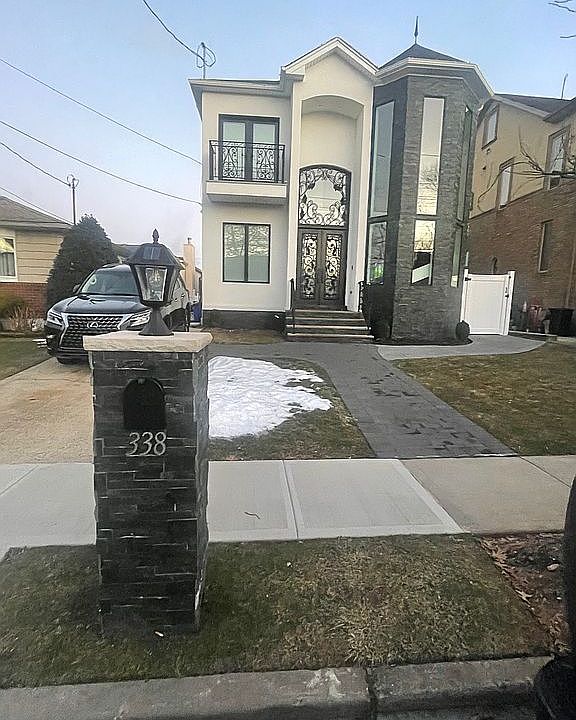 1st image of 338 Ionia Ave