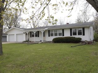 137 Patterson Dr, East Peoria, IL 61611