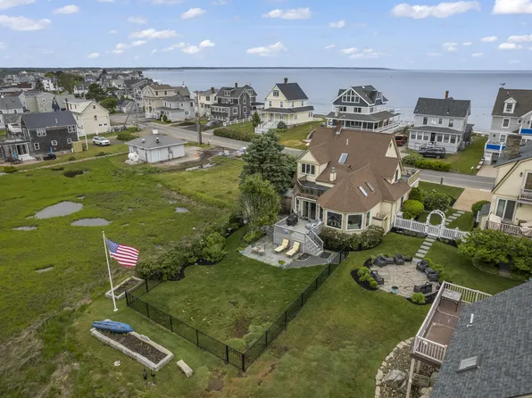 209 Webhannet Drive, Wells, ME 04090