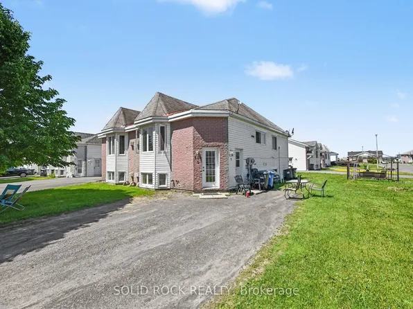 530 Mario St, Hawkesbury, ON K6A 3V4
