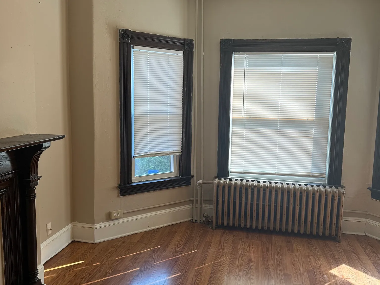 3 bed, 1.0 bath, 1284 sqft, $1,800 — Photo 2