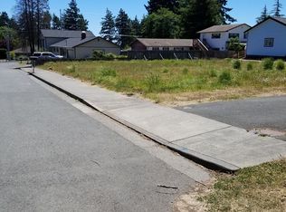 727 4th St, Brookings, OR 97415