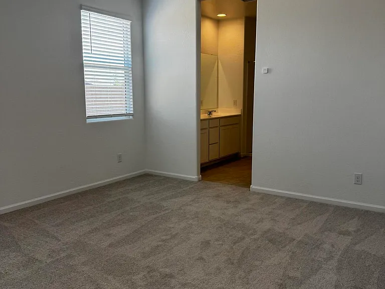 9819 W Flower St — Photo 9