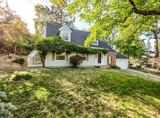 555 Weller Ln, Ashland, OR