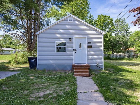3rd image of 429 West Ave