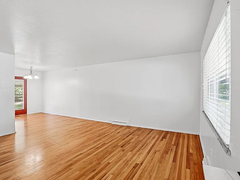 716 S Jersey St — Photo 2