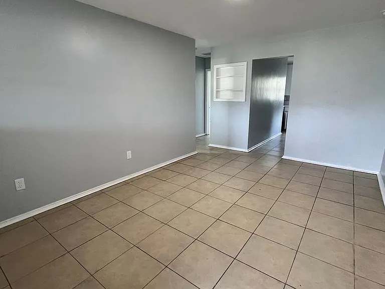 538 Norfolk Cir — Photo 5