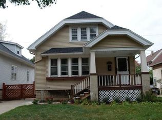 2175 N 68th St, Wauwatosa, WI 53213
