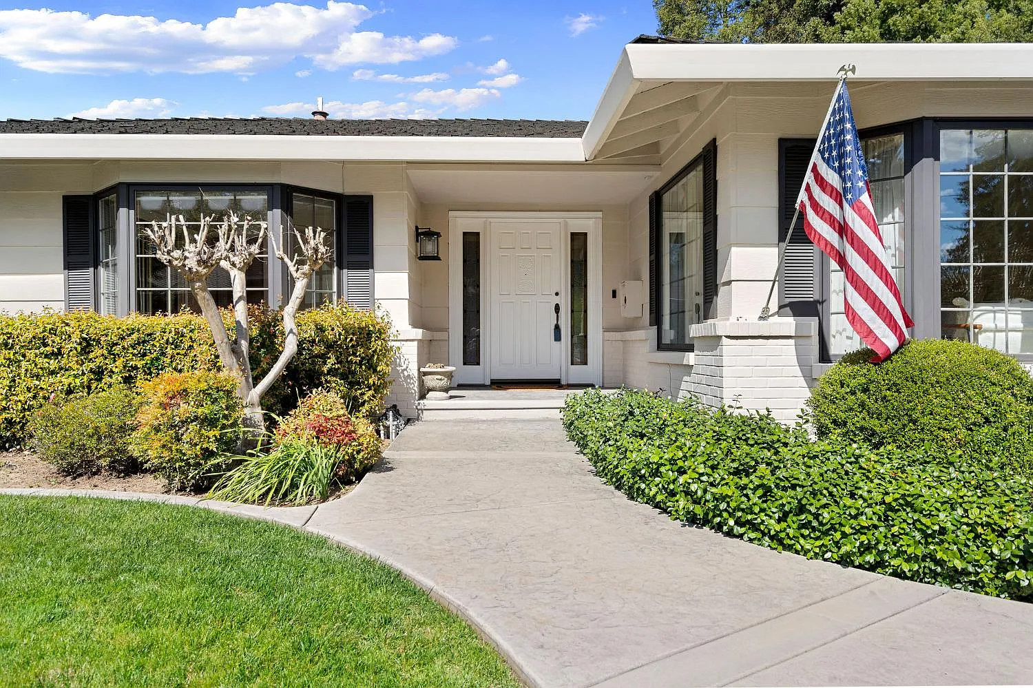1574 Barnett Cir photo 1