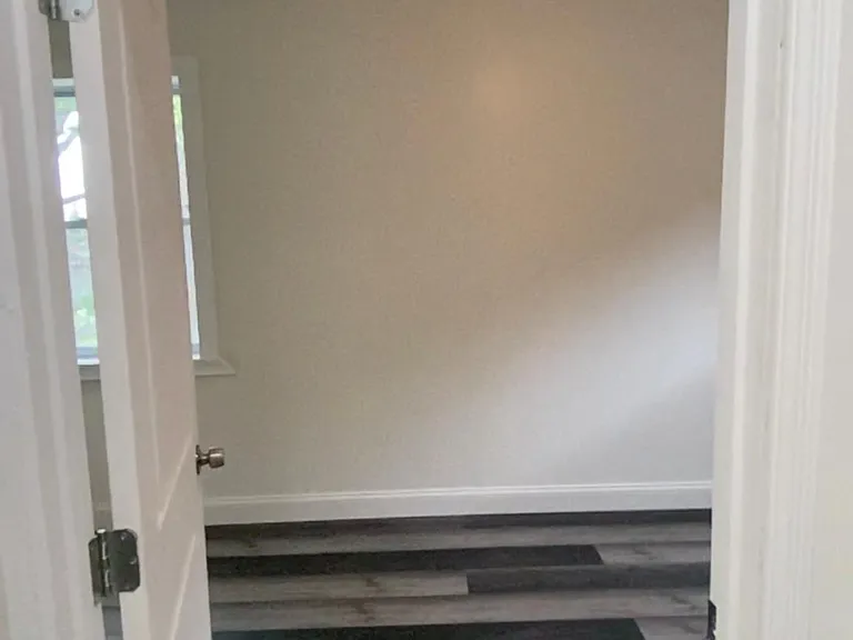 4242 Clarence Ave #2F — Photo 12