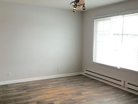 4th image of 445 Pine Meadows Dr