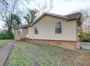 940 Dover Rd, Clarksville, TN 37042