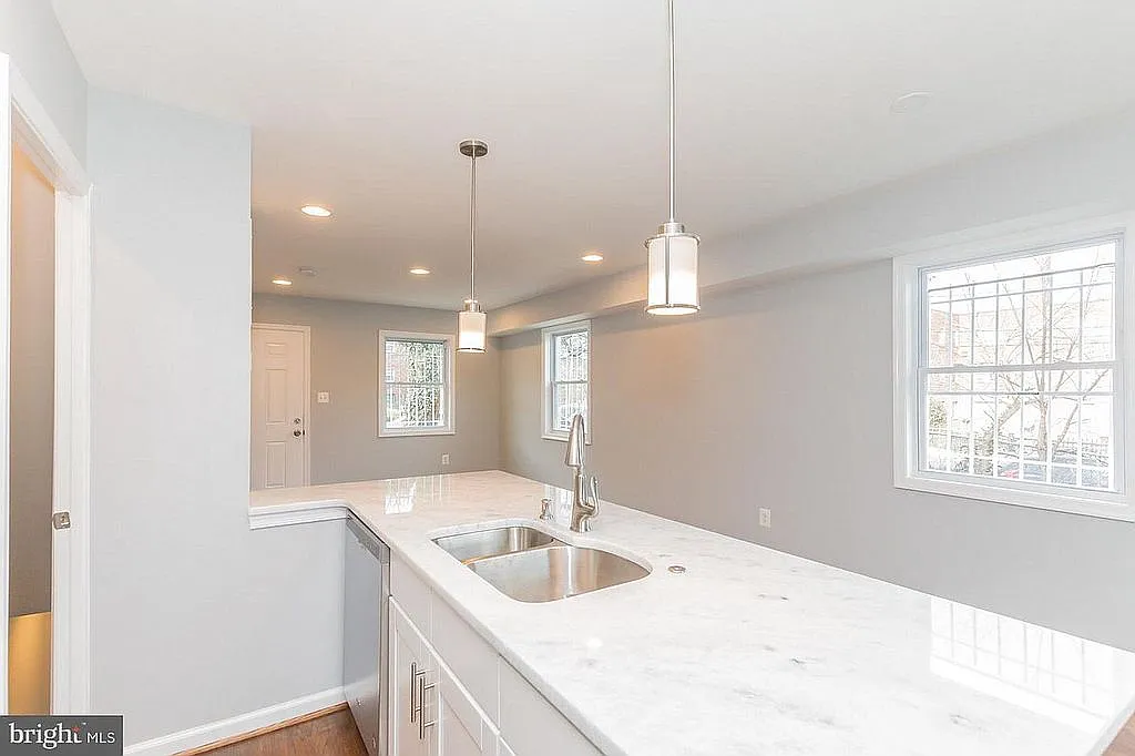 3000 24th Pl SE photo 1