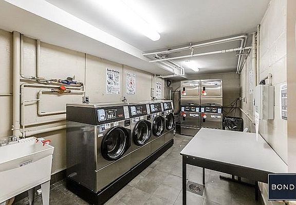 4th image of 207 E 27th St APT 5B