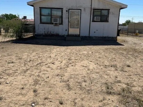216 N 9th St, Carlsbad, NM 88220