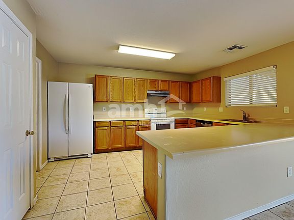 4th image of 10006 W Miami St