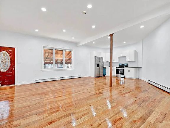 2nd image of 125 Norwood Ave #Tom