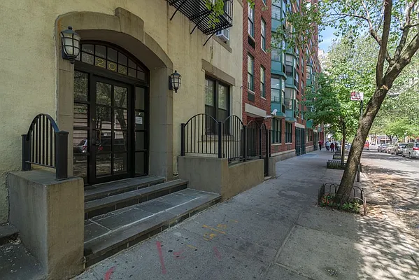 Rented by Sky Management | media 37