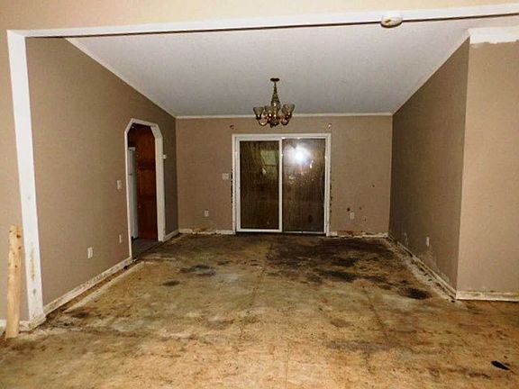3rd image of 20 Vero Dr