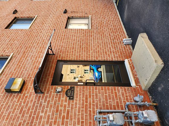 5th image of 8426 W Catalpa Ave Unit 401