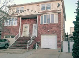 15 Cherrywood Ct, Staten Island, NY 10308