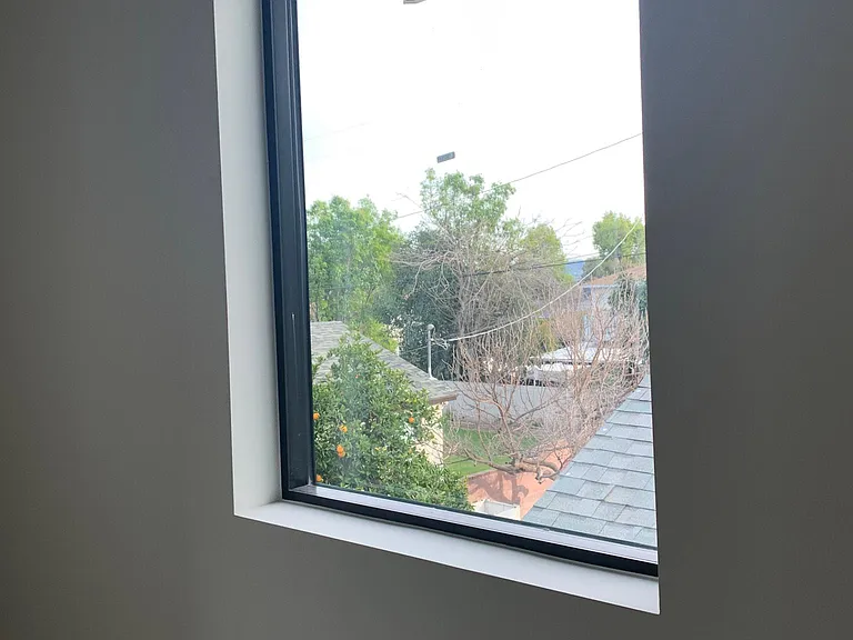 plenty of natural light coming in