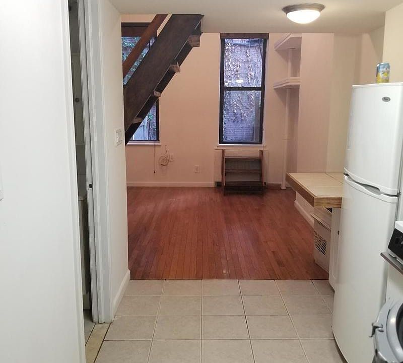 2nd image of 1869 2nd Ave APT 1RN