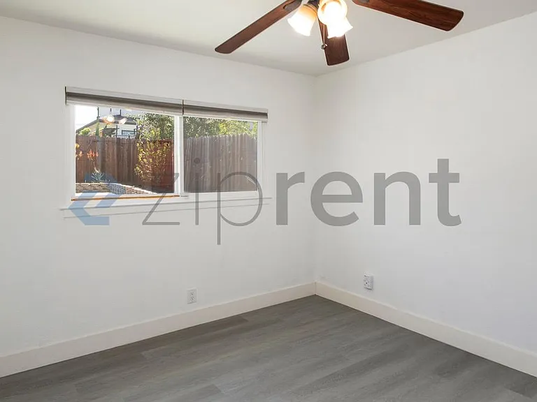 2330 Olive Ave — Photo 20